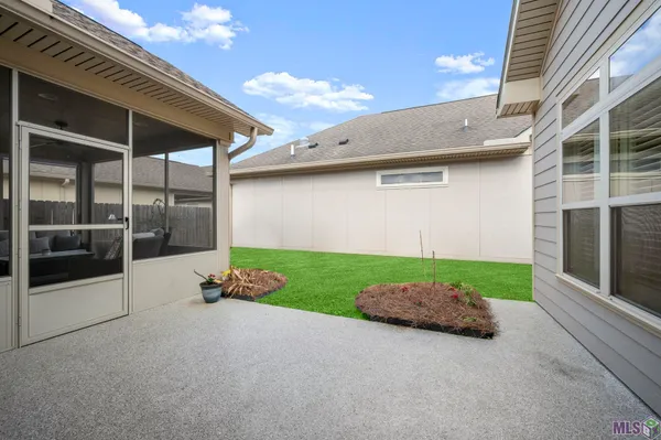 $310,000 | 7111 Village Charmant Drive, Unit 35, Baton Rouge, LA 70809