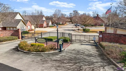 $299,000 | 7111 Village Charmant Drive, Unit 35, Baton Rouge, LA 70809