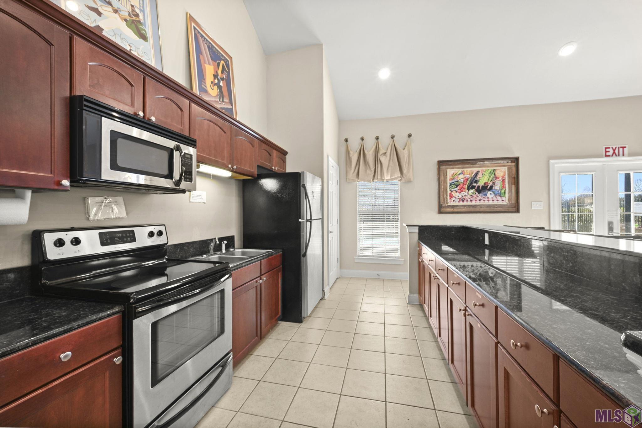 7111 Village Charmant Drive, Unit 35 Baton Rouge, LA 70809 - Photo 28 of 37