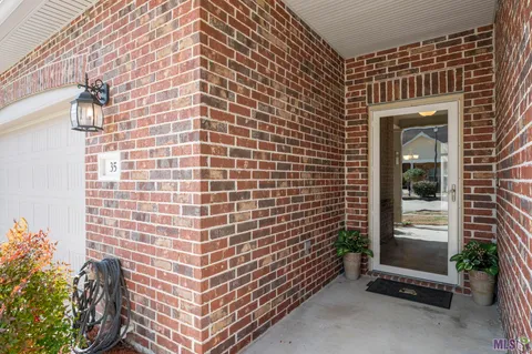 $299,000 | 7111 Village Charmant Drive, Unit 35, Baton Rouge, LA 70809