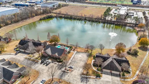 $299,000 | 7111 Village Charmant Drive, Unit 35, Baton Rouge, LA 70809