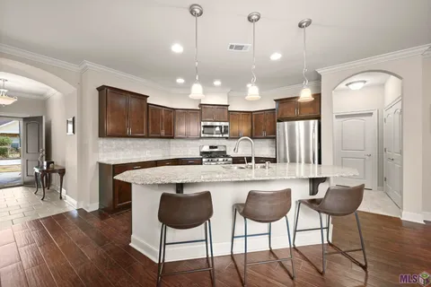 $299,000 | 7111 Village Charmant Drive, Unit 35, Baton Rouge, LA 70809