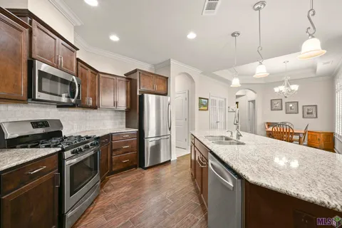 $299,000 | 7111 Village Charmant Drive, Unit 35, Baton Rouge, LA 70809