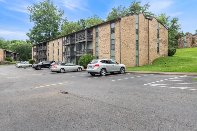$1,050 | 405 Spring Street, Unit B25, Dickson, TN 37055