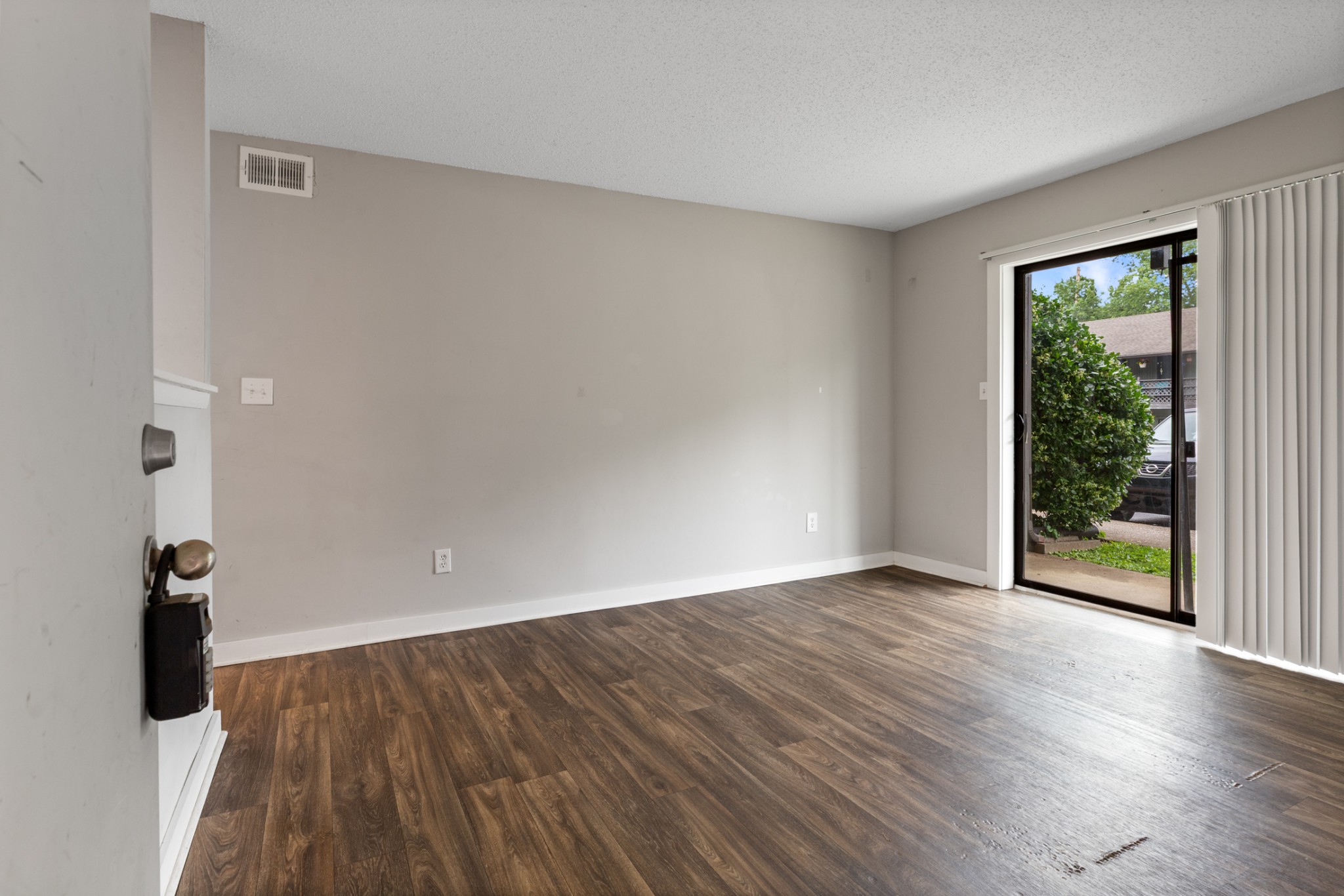 405 Spring Street, Unit B25 Dickson, TN 37055 - Photo 10 of 22