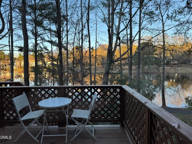 $379,900 | 136 Lake Hollow Circle, Cary, NC 27513