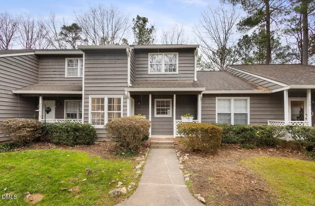 $379,900 | 136 Lake Hollow Circle, Cary, NC 27513