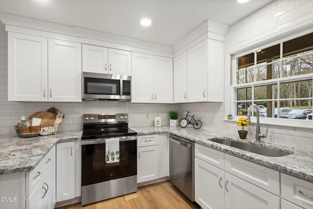 $379,900 | 136 Lake Hollow Circle, Cary, NC 27513