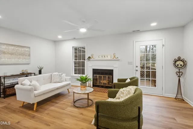 $379,900 | 136 Lake Hollow Circle, Cary, NC 27513