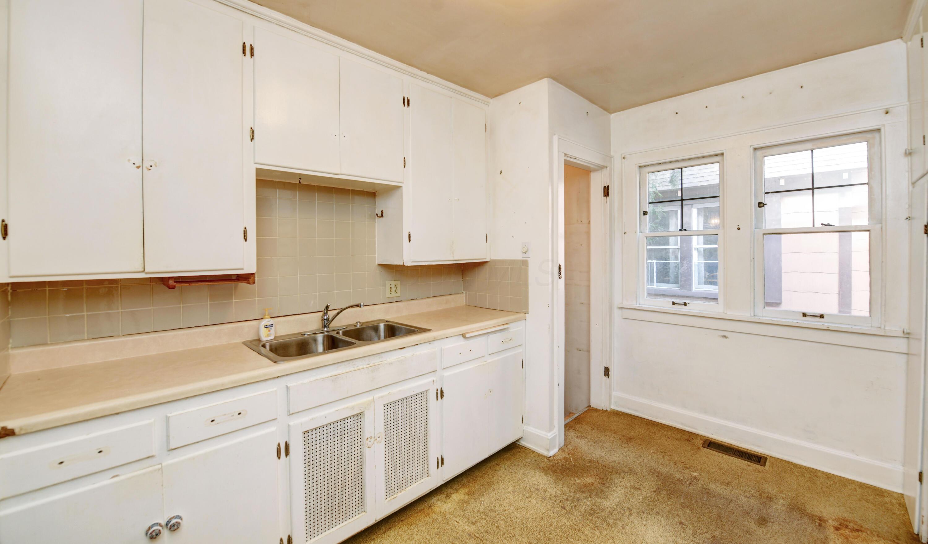 486 East Tulane Road Columbus, OH 43202 - Photo 16 of 32 Kitchen