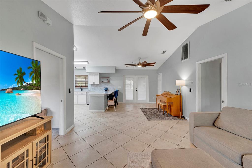 1811 Butch Cassidy Trail Wimauma, FL 33598 - Photo 12 of 55