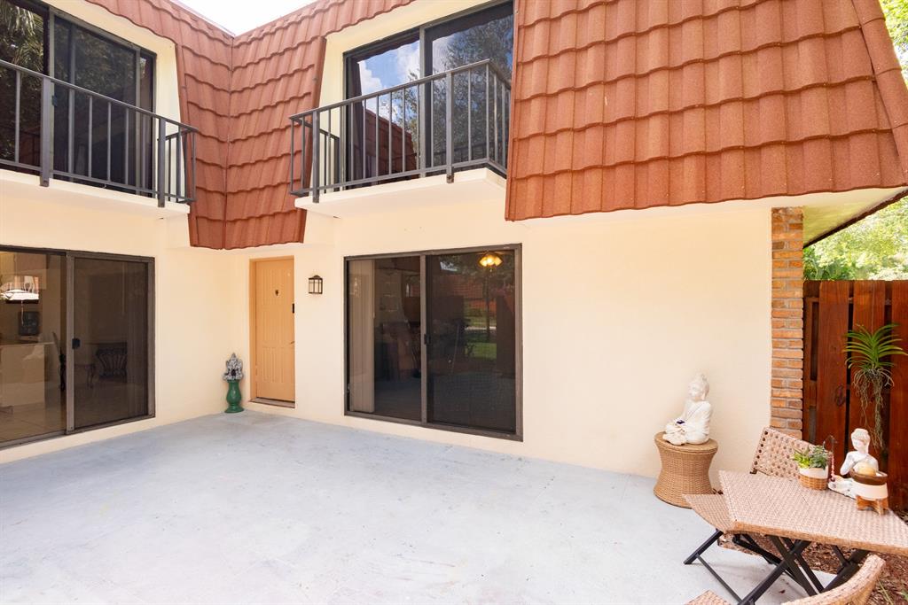 3118 Spanish Wells Drive, Unit 15C Delray Beach, FL 33445 - Photo 27 of 40 a view of an outdoor space