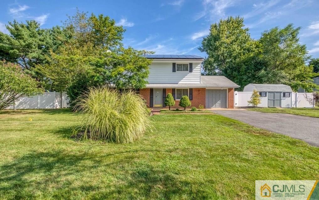 17 Hastings Road Kendall Park, NJ 08824 - Photo 1 of 26 Gallery Image 1