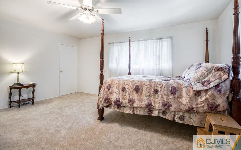 17 Hastings Road Kendall Park, NJ 08824 - Photo 12 of 26 Gallery Image 12