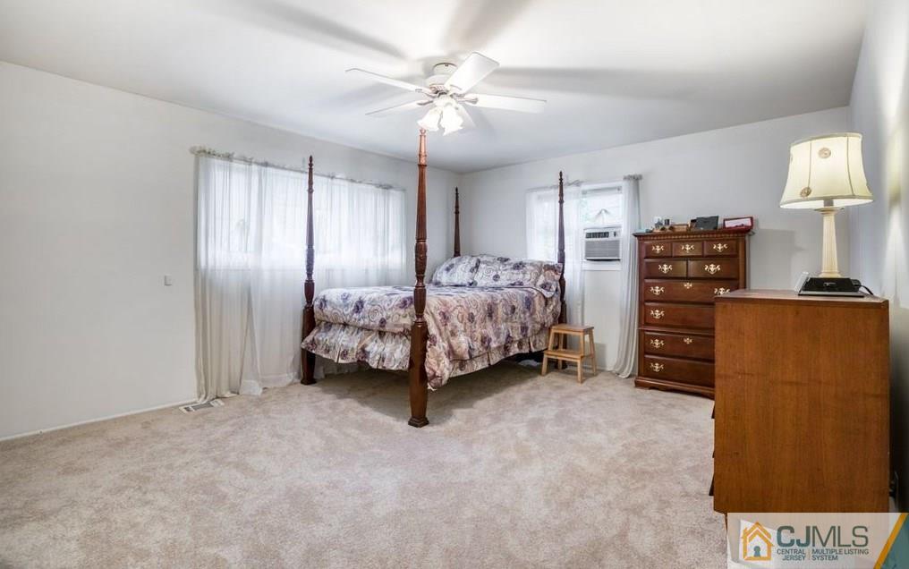 17 Hastings Road Kendall Park, NJ 08824 - Photo 13 of 26 Gallery Image 13