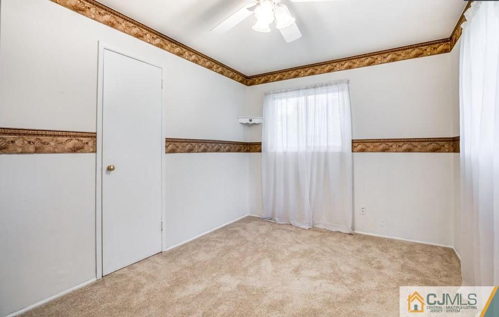 17 Hastings Road Kendall Park, NJ 08824 - Photo 16 of 26 Gallery Image 16