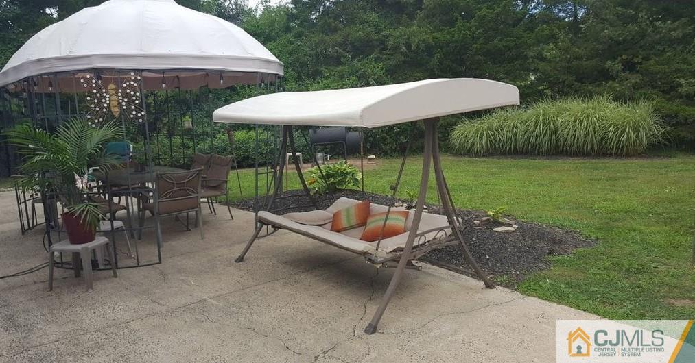 17 Hastings Road Kendall Park, NJ 08824 - Photo 20 of 26 Gallery Image 20
