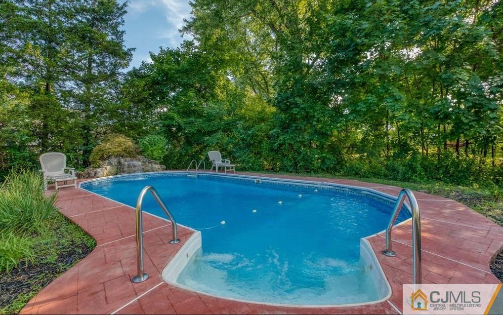 17 Hastings Road Kendall Park, NJ 08824 - Photo 21 of 26 Gallery Image 21