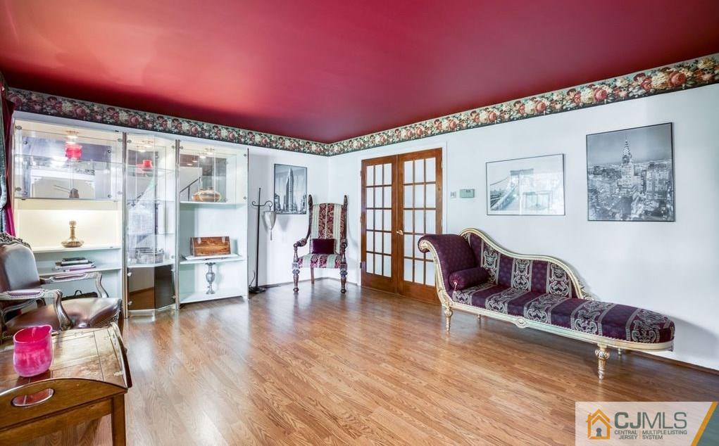 17 Hastings Road Kendall Park, NJ 08824 - Photo 5 of 26 Gallery Image 5