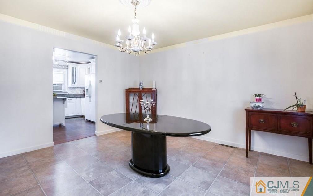 17 Hastings Road Kendall Park, NJ 08824 - Photo 6 of 26 Gallery Image 6