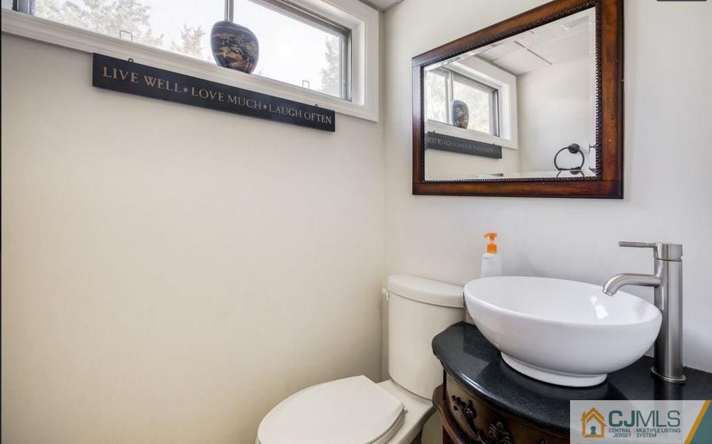 17 Hastings Road Kendall Park, NJ 08824 - Photo 9 of 26 Gallery Image 9