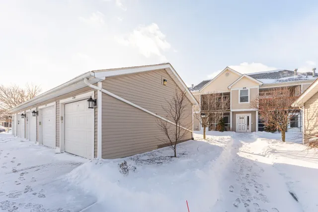 $269,900 | 1561 Long Meadow Trail Drive, Ann Arbor, MI 48108