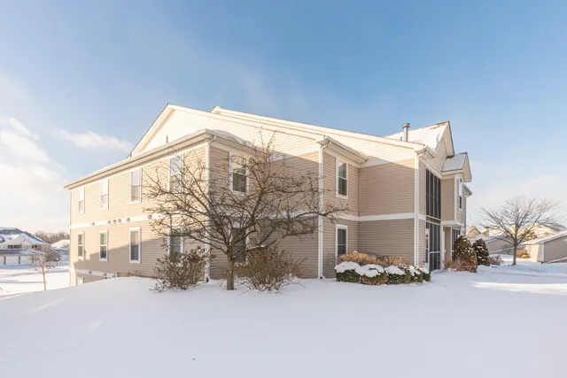 $269,900 | 1561 Long Meadow Trail Drive, Ann Arbor, MI 48108