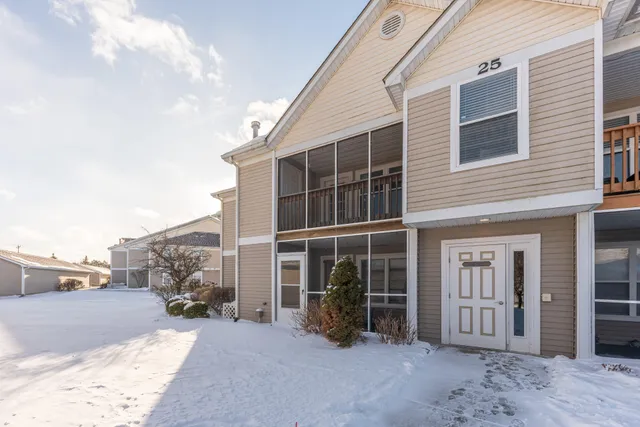 $269,900 | 1561 Long Meadow Trail Drive, Ann Arbor, MI 48108