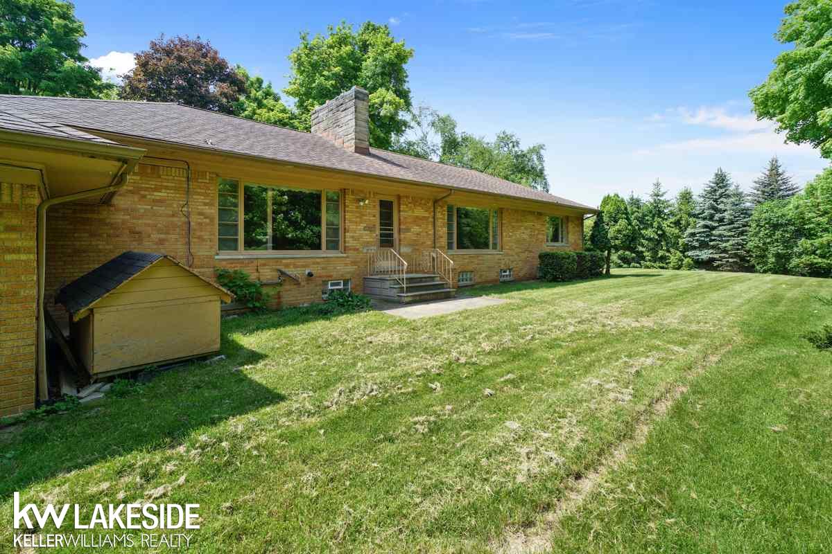 7400 Deer Lake Road Clarkston, MI 48346 - Photo 19 of 42