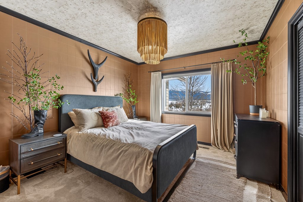 14100 Pioneer Road McCall, ID 83638 - Photo 11 of 96