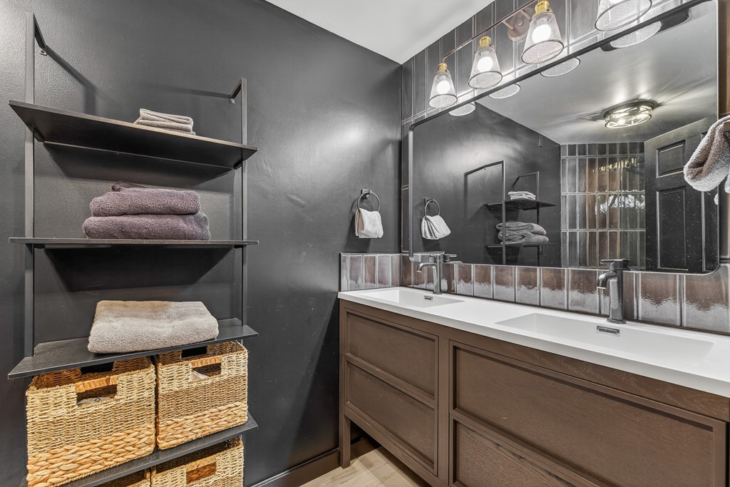 14100 Pioneer Road McCall, ID 83638 - Photo 16 of 96