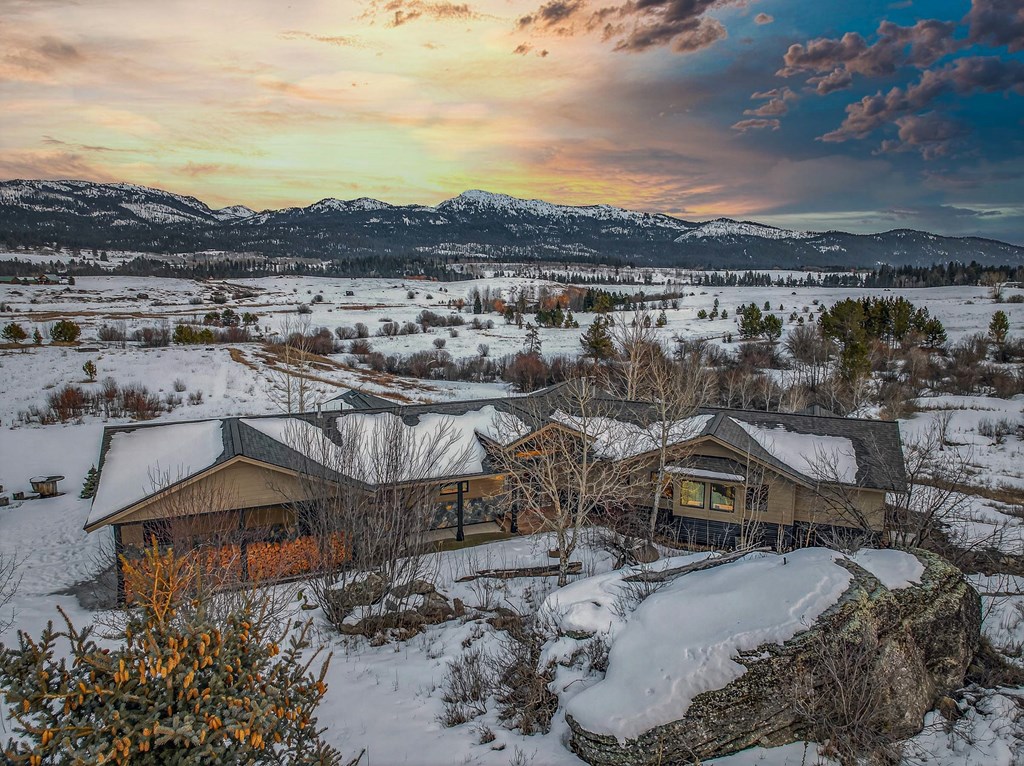 14100 Pioneer Road McCall, ID 83638 - Photo 23 of 96