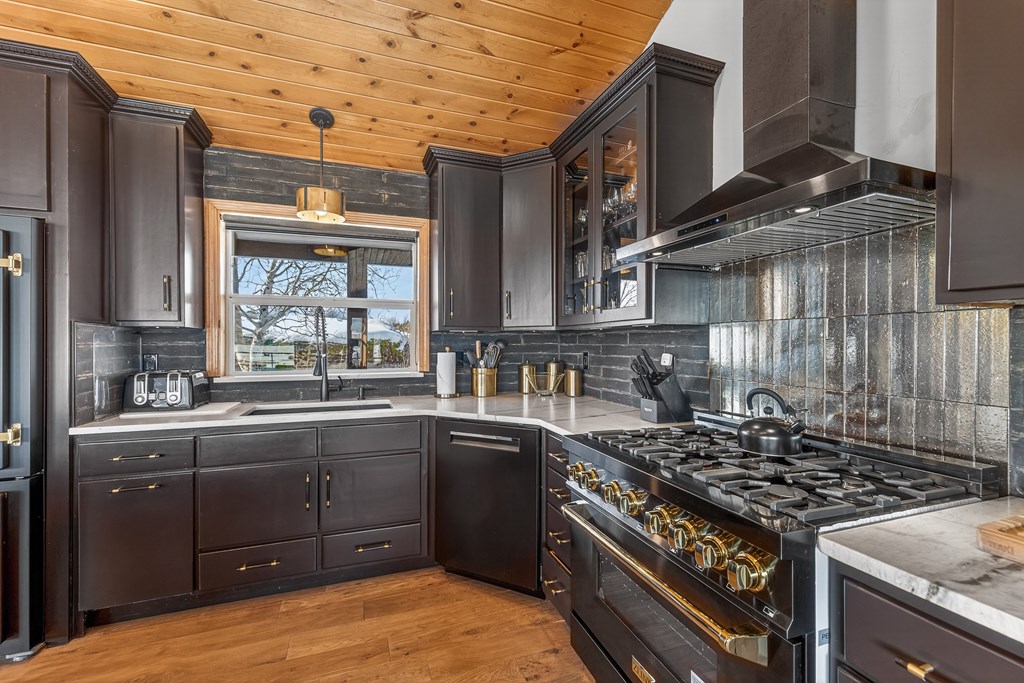 14100 Pioneer Road McCall, ID 83638 - Photo 3 of 96