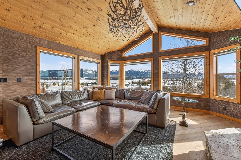 14100 Pioneer Road McCall, ID 83638 - Photo 34 of 96