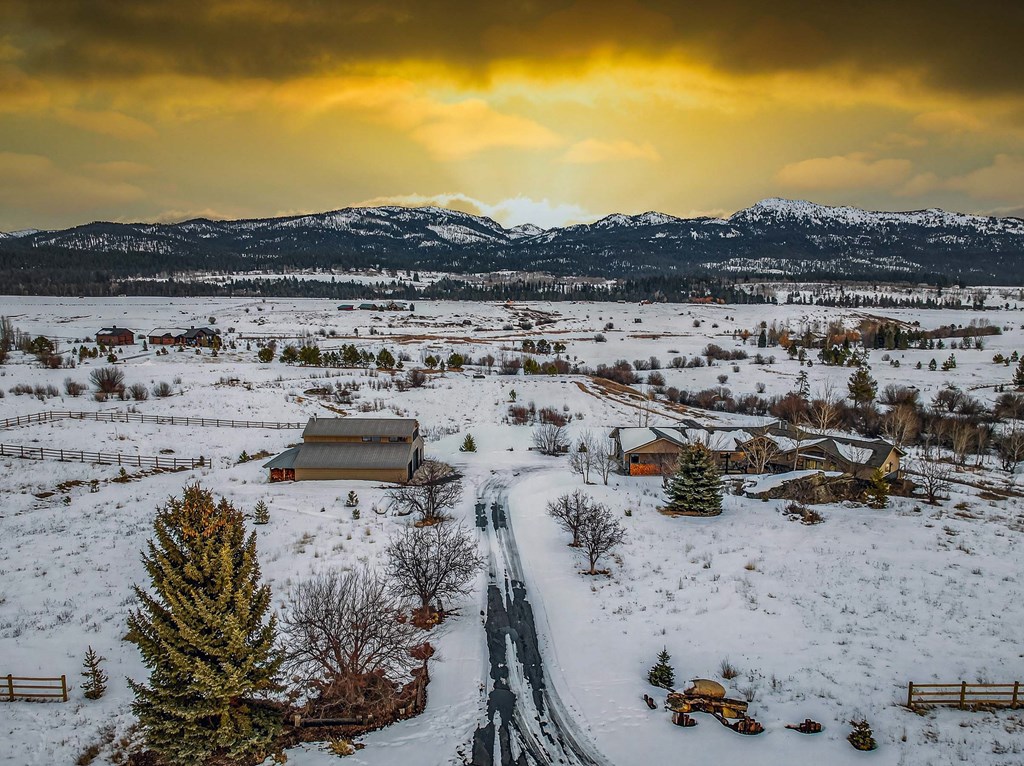 14100 Pioneer Road McCall, ID 83638 - Photo 76 of 96