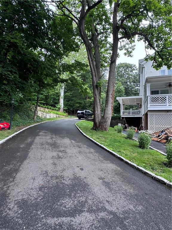 314 Mill Hill Road Nassau County, NY 11765 - Photo 6 of 23