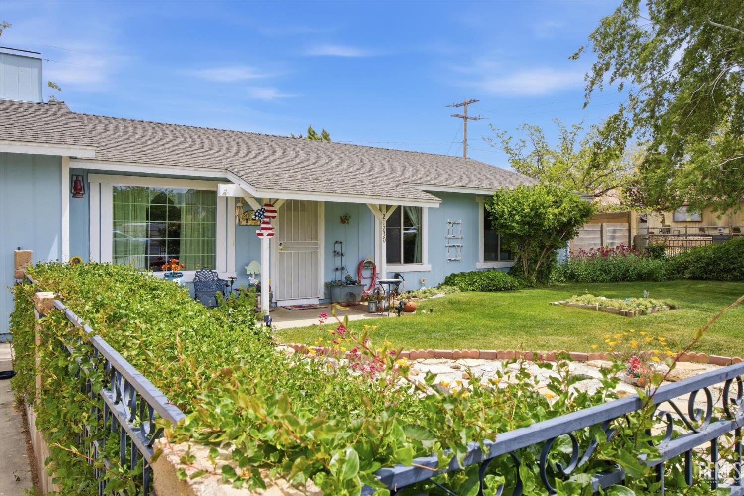 Undisclosed Address Tehachapi, CA 93561 - Photo 15 of 48 a view of a house with backyard and sitting area