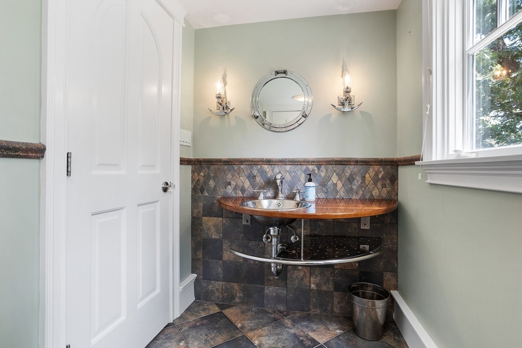 38 Ivy Street Wareham, MA 02571 - Photo 16 of 42 Gallery Image 16
