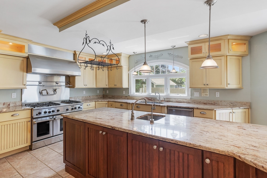 38 Ivy Street Wareham, MA 02571 - Photo 8 of 42 Gallery Image 8