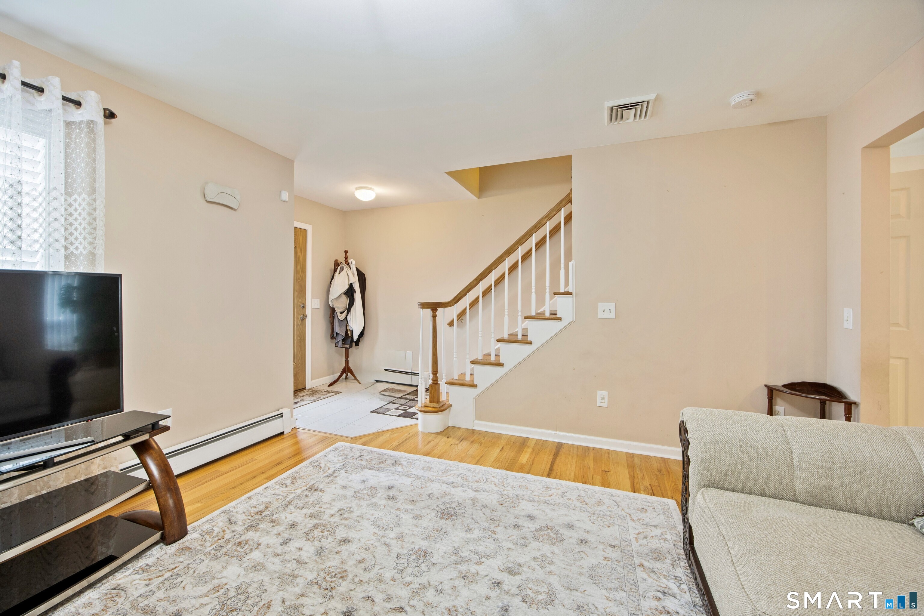 124 Russell Street Waterbury, CT 06708 - Photo 5 of 28 Gallery Image 5