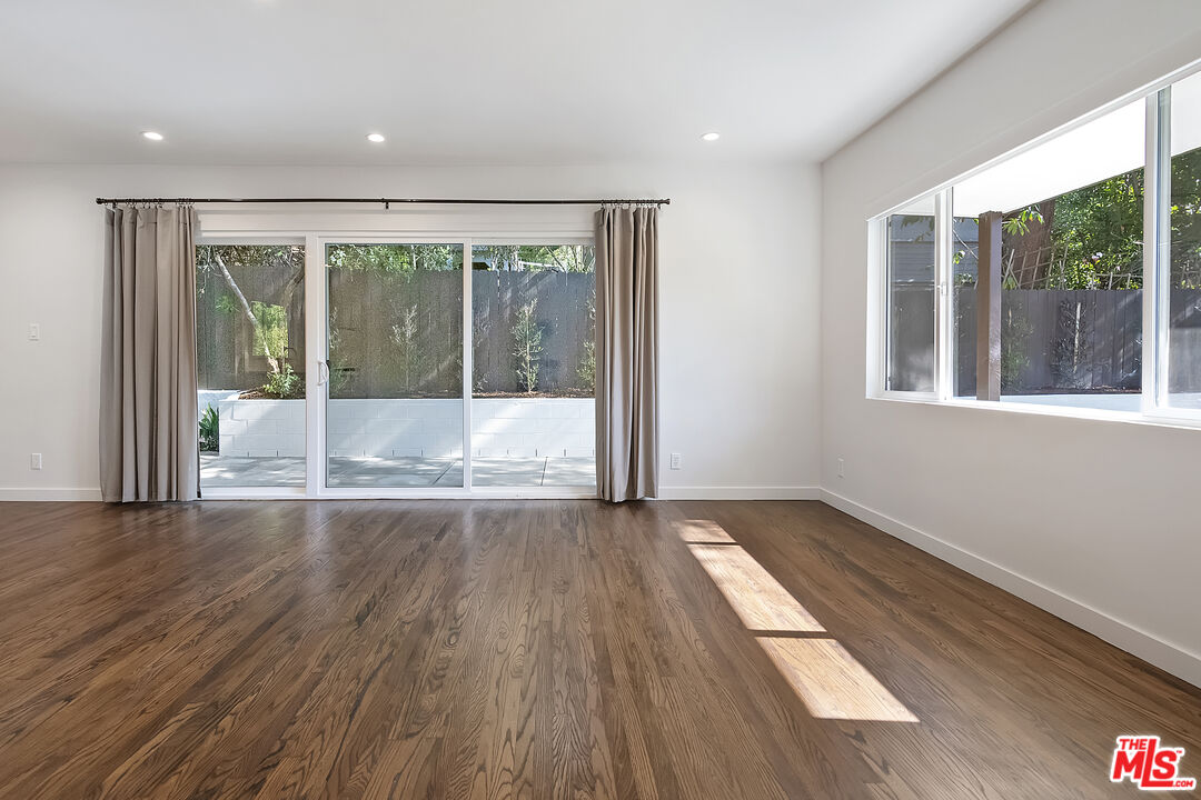 3252 Barham Boulevard Los Angeles, CA 90068 - Photo 17 of 38