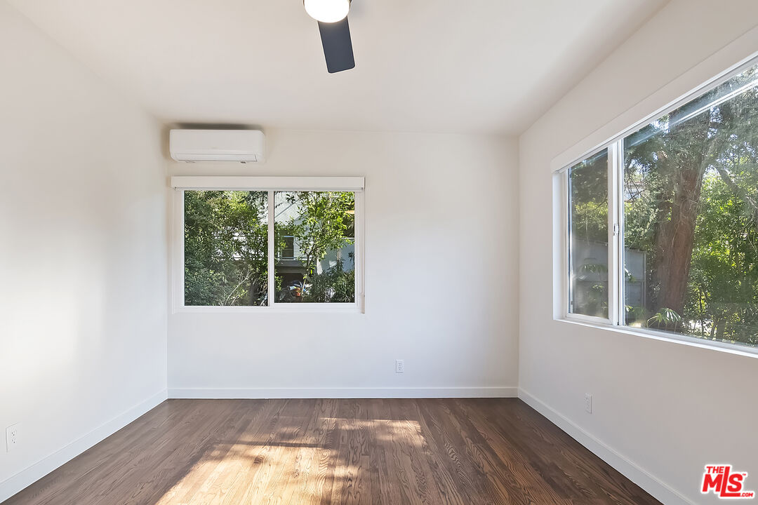 3252 Barham Boulevard Los Angeles, CA 90068 - Photo 31 of 38