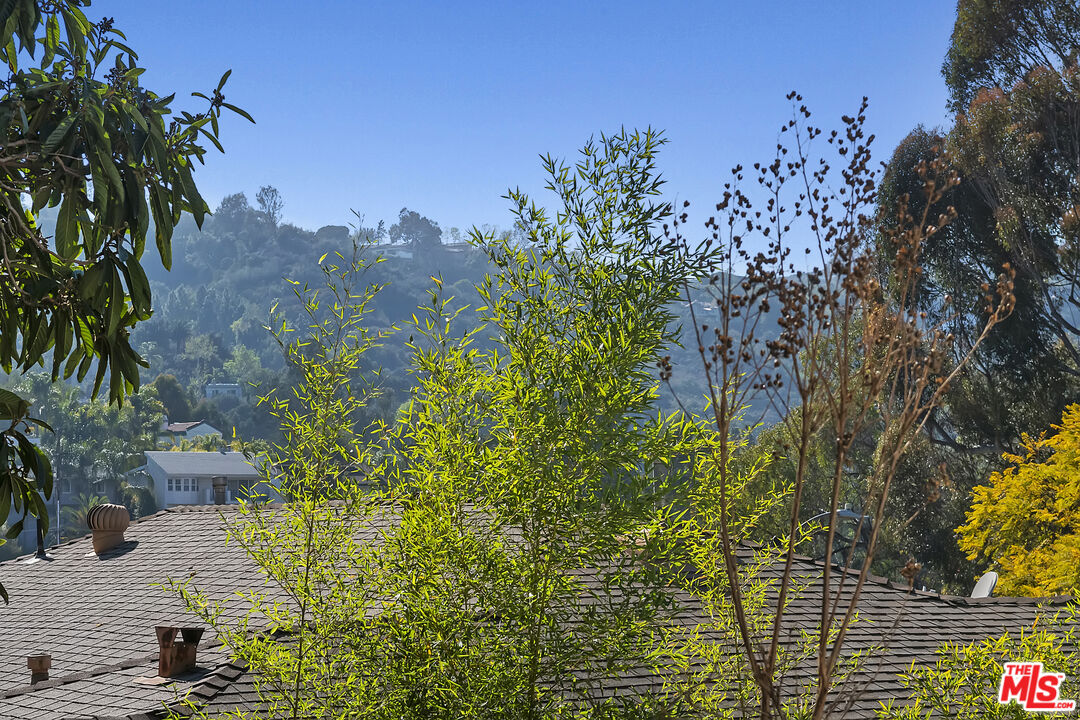 3252 Barham Boulevard Los Angeles, CA 90068 - Photo 35 of 38