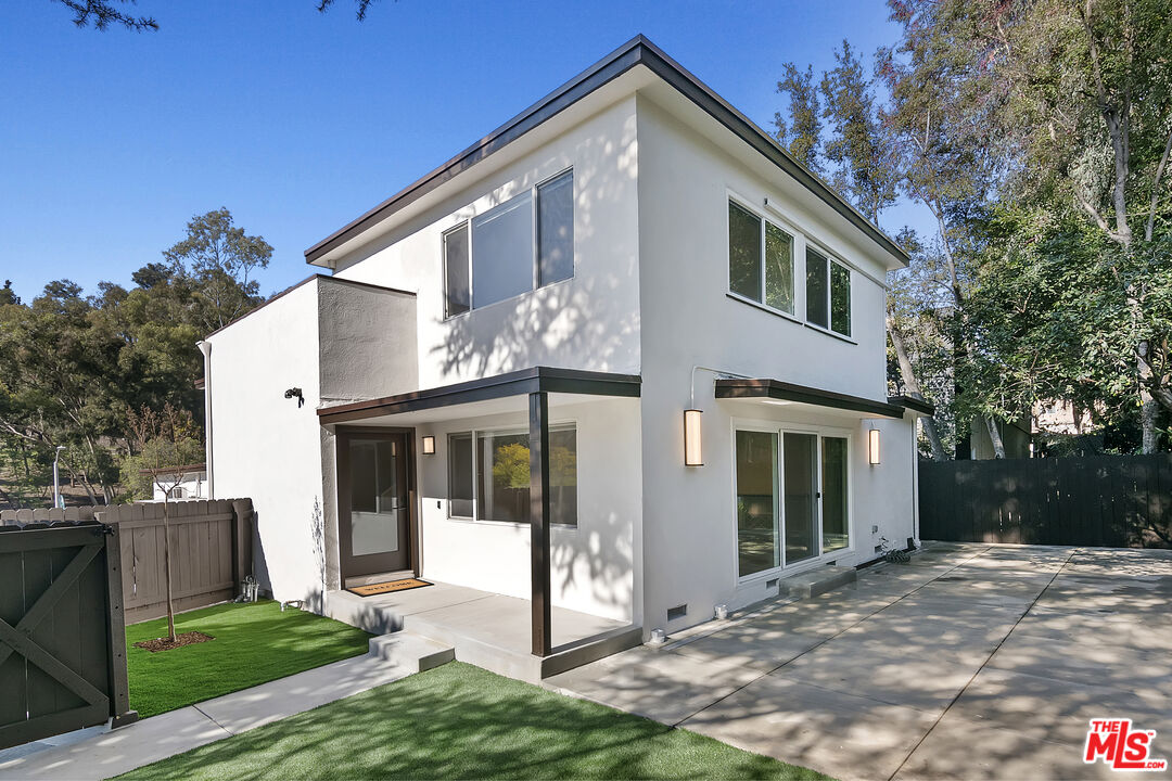 3252 Barham Boulevard Los Angeles, CA 90068 - Photo 5 of 38