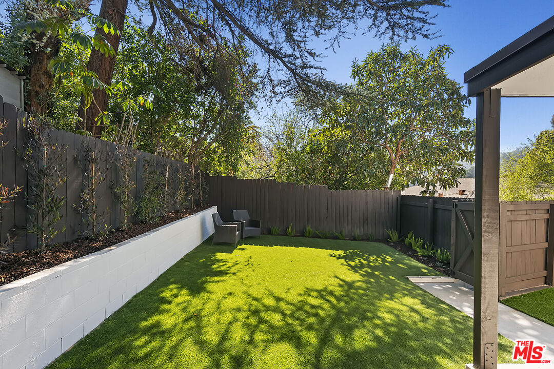 3252 Barham Boulevard Los Angeles, CA 90068 - Photo 6 of 38