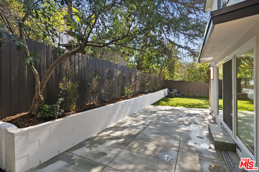 3252 Barham Boulevard Los Angeles, CA 90068 - Photo 8 of 38