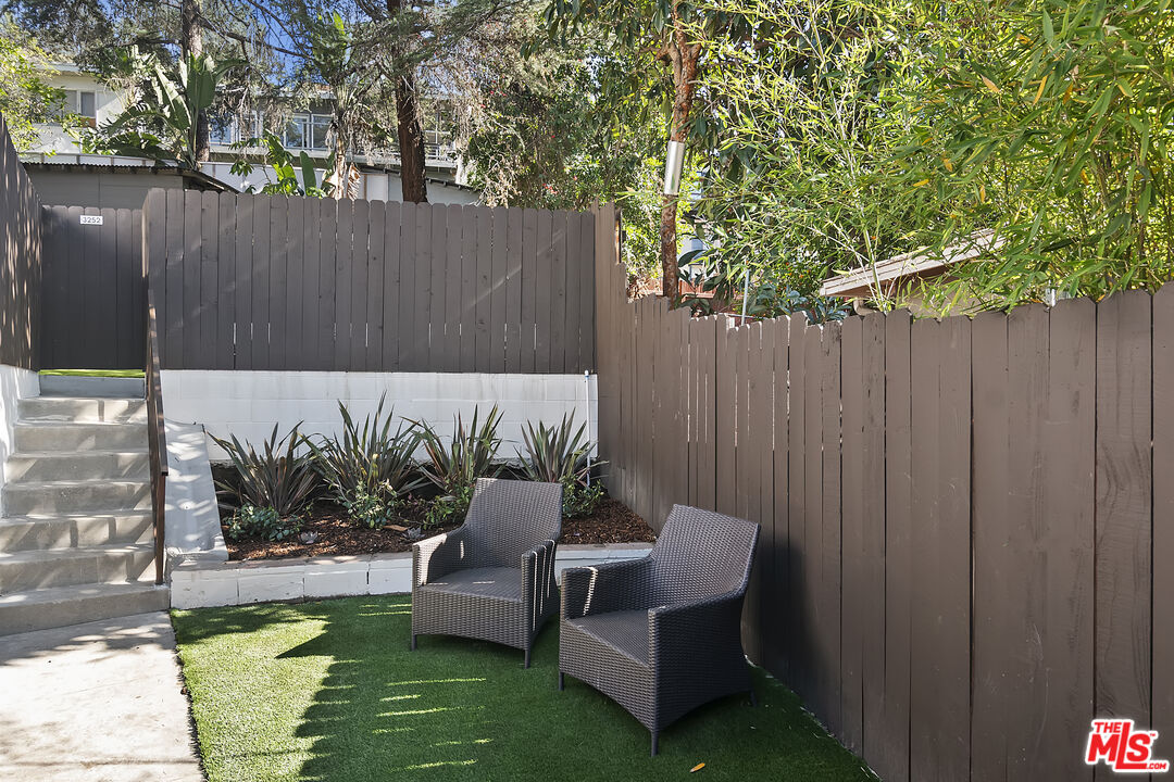 3252 Barham Boulevard Los Angeles, CA 90068 - Photo 10 of 38