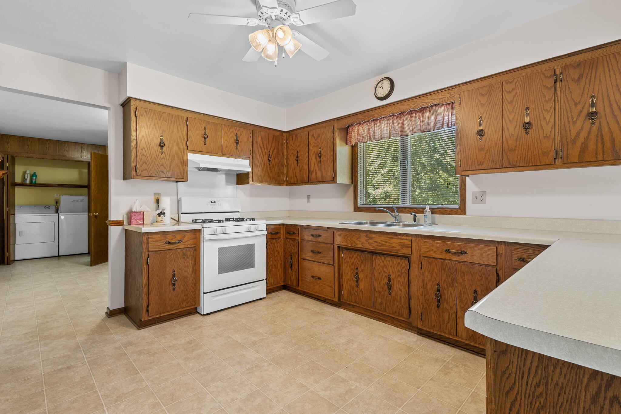 6894 Mercedes Lane Demotte, IN 46310 - Photo 12 of 37 2048x1365