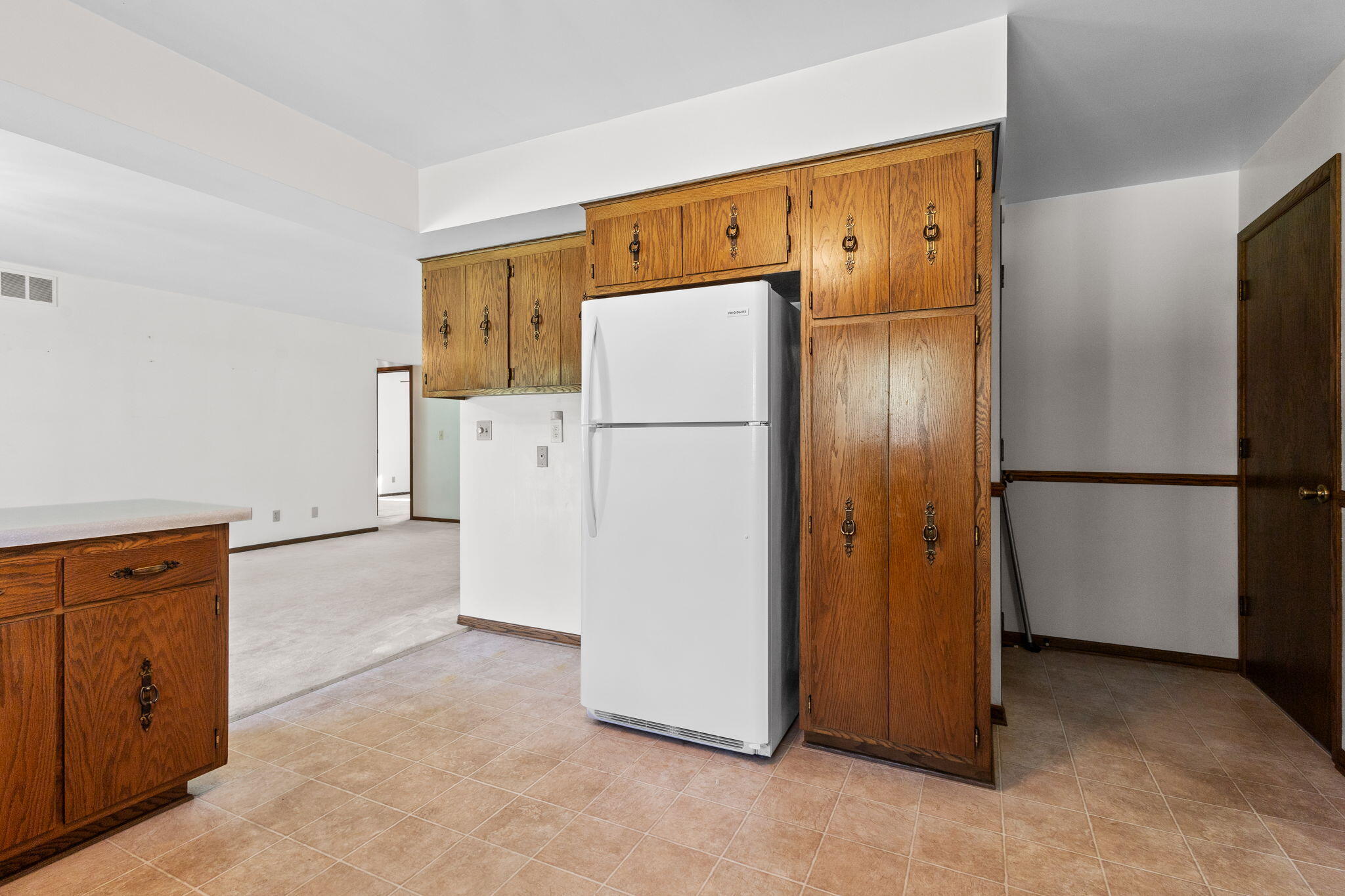 6894 Mercedes Lane Demotte, IN 46310 - Photo 14 of 37 2048x1365