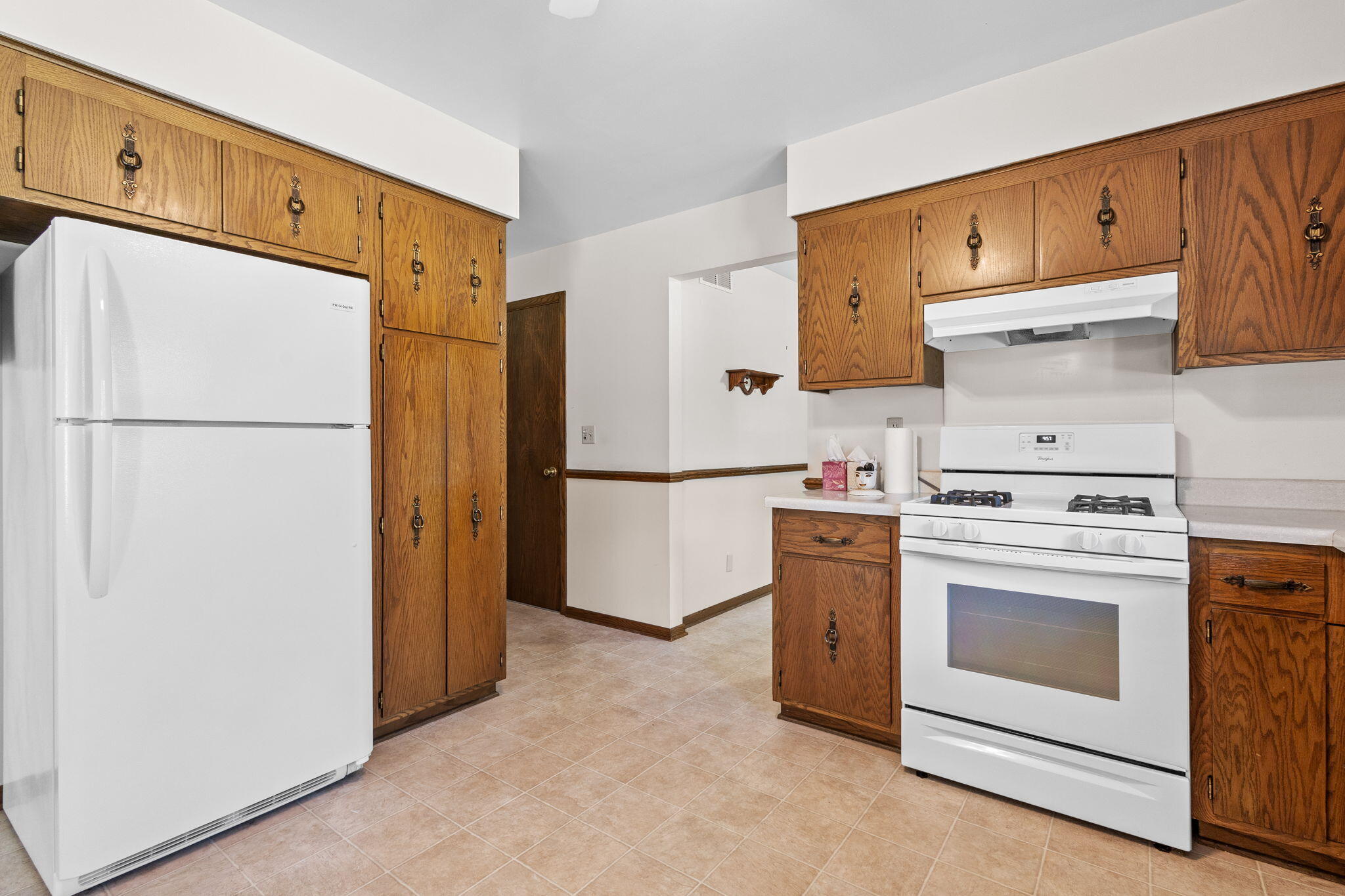 6894 Mercedes Lane Demotte, IN 46310 - Photo 15 of 37 2048x1365